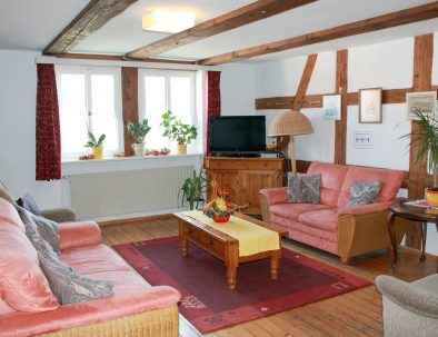 Aufenthaltsraum mit Fernseher