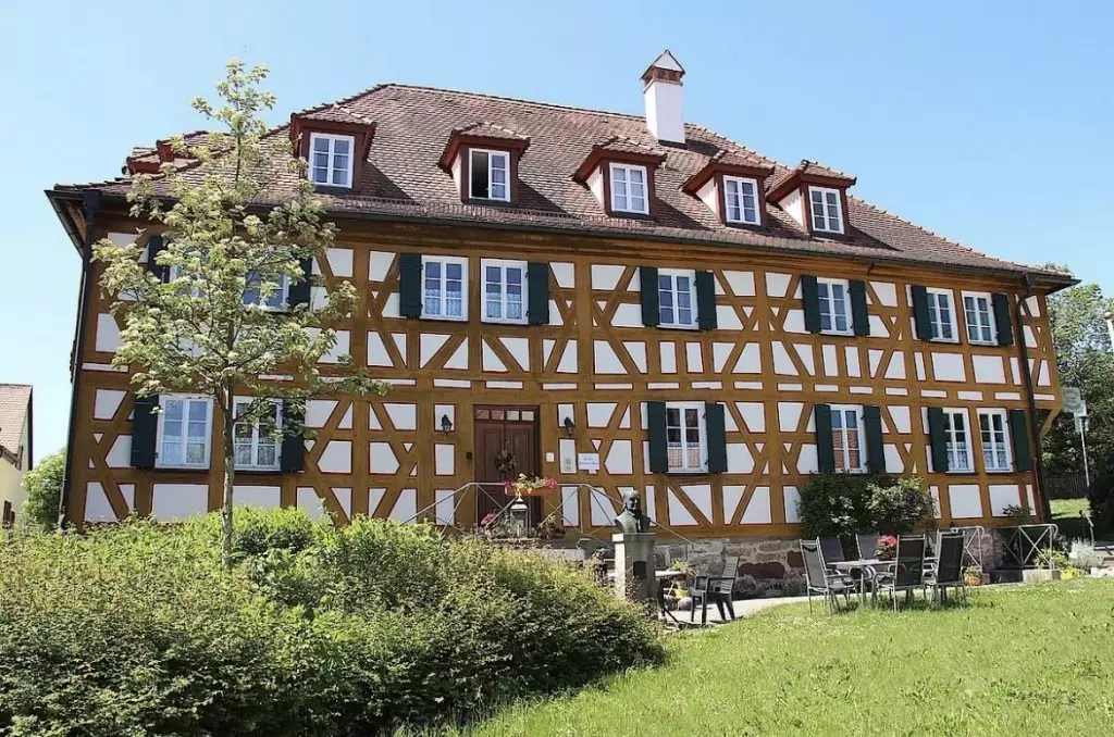 Front der Pension